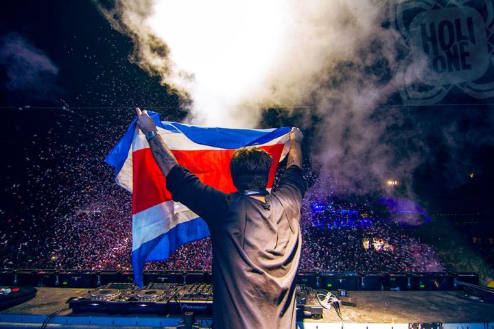 1891509_636152473105134_626763235_o